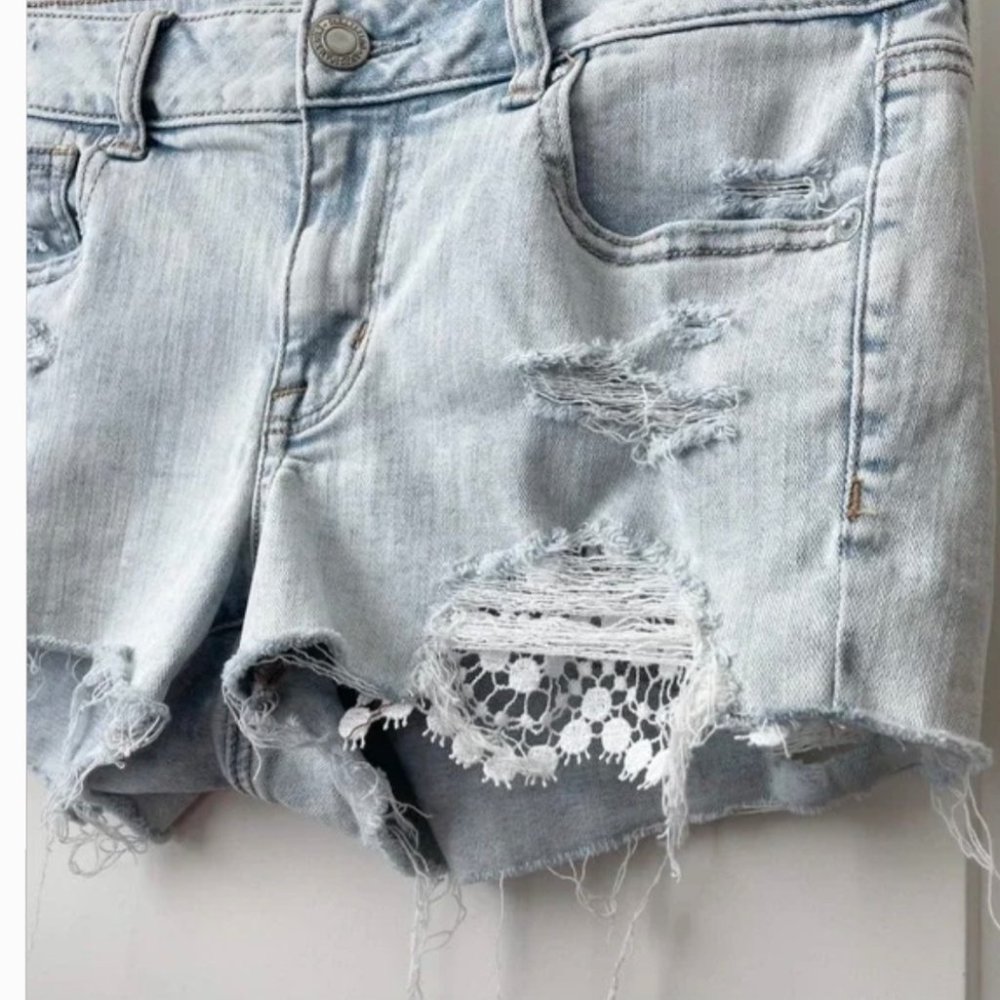 AEO Shortie Lace Pocket Denim Shorts Light Wash 8